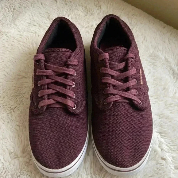 Vans maroon color sneaker size 6.5 - Picture 1 of 7